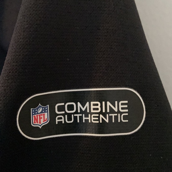 Pittsburgh Steeler Under Armor Pullover Hoodie. LIKE NEW - Picture 7 of 7